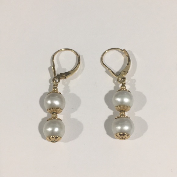 14k Yellow Gold Vintage Dangling Pearl Earrings